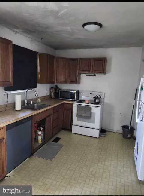 1204 Violette Ave, Baltimore, MD 21229 photo 3