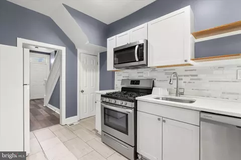 Entry Way - 3534 Overview Rd, Baltimore, MD 21215 photo 10 of 12