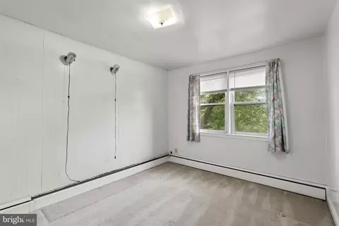Bedroom - 1241 Glenhaven Rd, Baltimore, MD 21239 photo 4 of 8