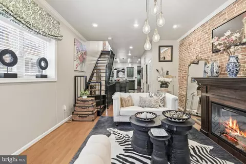 Entry Way - 2 N Clinton St, Baltimore, MD 21224 photo 1 of 13