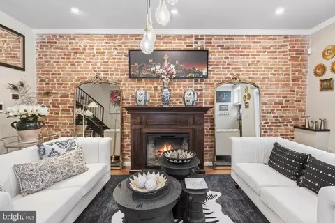Living - 2 N Clinton St, Baltimore, MD 21224 photo 2 of 2