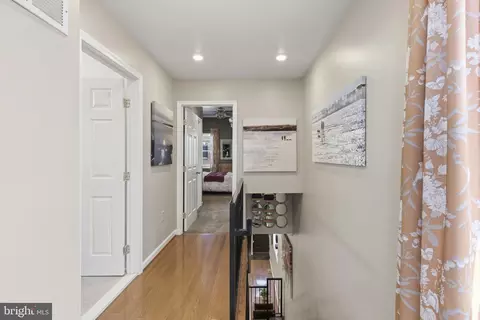 Entry Way - 2 N Clinton St, Baltimore, MD 21224 photo 11 of 13