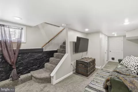 Entry Way - 2 N Clinton St, Baltimore, MD 21224 photo 13 of 13