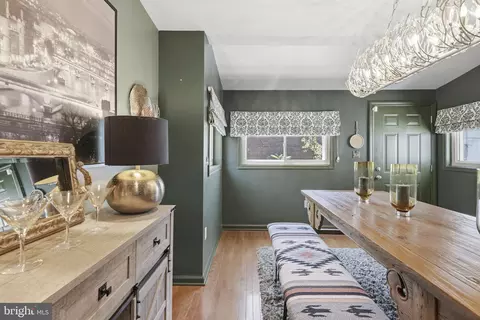 Dining - 2 N Clinton St, Baltimore, MD 21224 photo 3 of 4