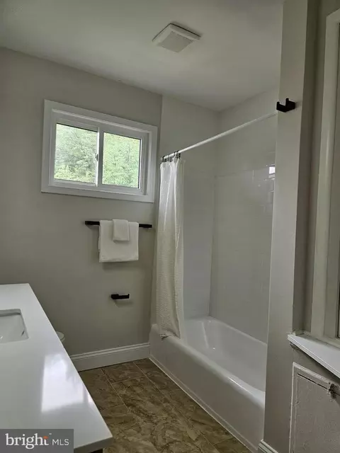 Bath - 5617 Biddison Ave, Baltimore, MD 21206 photo 6 of 6