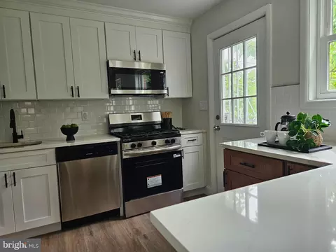 Kitchen - 5617 Biddison Ave, Baltimore, MD 21206 photo 3 of 7