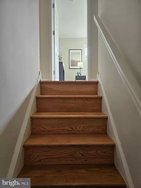 Entry Way - 5617 Biddison Ave, Baltimore, MD 21206 photo 3 of 9
