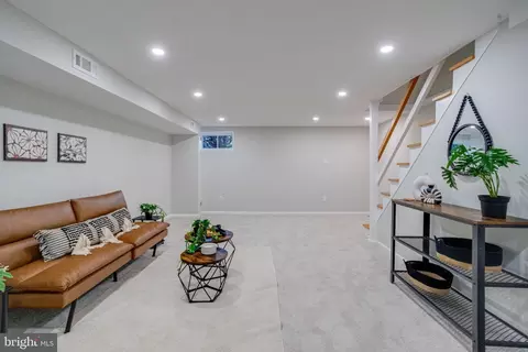 Living - 4806 Greencrest Rd, Baltimore, MD 21206 photo 4 of 7