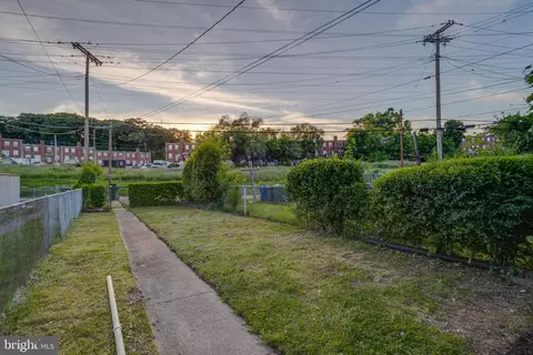 Exterior - 4806 Greencrest Rd, Baltimore, MD 21206 photo 6 of 7