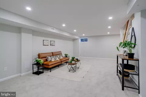 Living - 4806 Greencrest Rd, Baltimore, MD 21206 photo 5 of 7