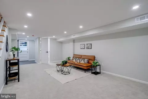 Living - 4806 Greencrest Rd, Baltimore, MD 21206 photo 6 of 7