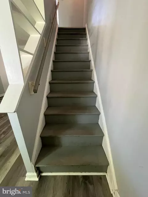 Entry Way - 3707 Mactavish Ave, Baltimore, MD 21229 photo 3 of 5