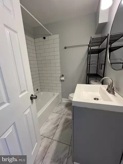 Bath - 3707 Mactavish Ave, Baltimore, MD 21229 photo 1 of 3