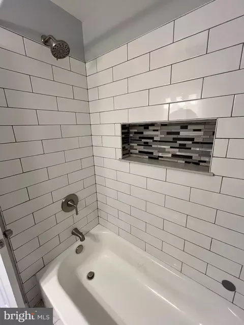 Bath - 3707 Mactavish Ave, Baltimore, MD 21229 photo 2 of 3