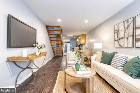 Entry Way - 302 S Duncan St, Baltimore, MD 21231 photo 1 of 2