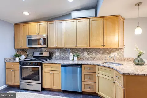 Kitchen - 302 S Duncan St, Baltimore, MD 21231 photo 3 of 5