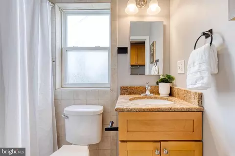 Bath - 302 S Duncan St, Baltimore, MD 21231 photo 1 of 2