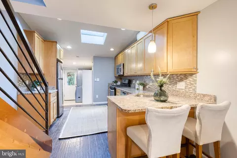 Entry Way - 302 S Duncan St, Baltimore, MD 21231 photo 2 of 2