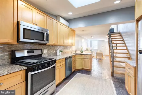 Kitchen - 302 S Duncan St, Baltimore, MD 21231 photo 4 of 5