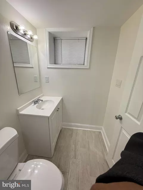 Bath - 2720 E Biddle St, Baltimore, MD 21213 photo 2 of 7