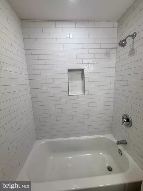 Bath - 2720 E Biddle St, Baltimore, MD 21213 photo 5 of 7