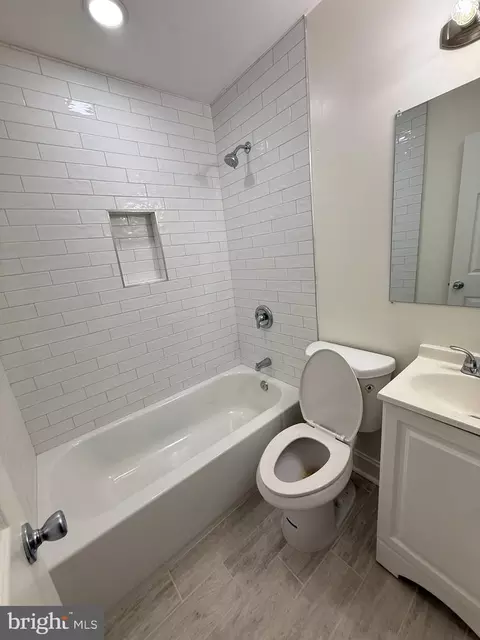 Bath - 2720 E Biddle St, Baltimore, MD 21213 photo 4 of 7