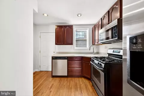 Entry Way - 624 Wyeth St, Baltimore, MD 21230 photo 3 of 9