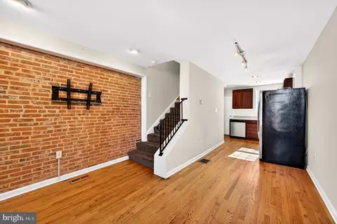 Living - 624 Wyeth St, Baltimore, MD 21230 photo 3 of 4