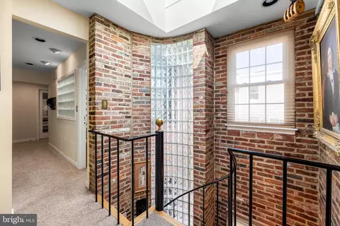 Entry Way - 1807 Lancaster St, Baltimore, MD 21231 photo 7 of 9
