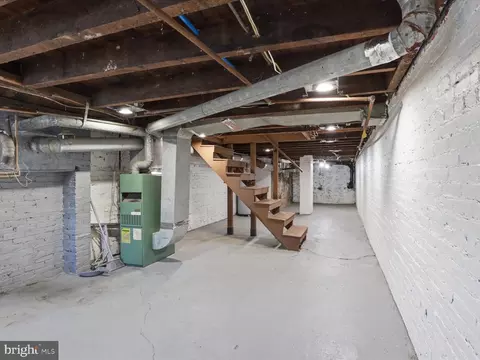 Entry Way - 509 Laurens St, Baltimore, MD 21217 photo 2 of 2