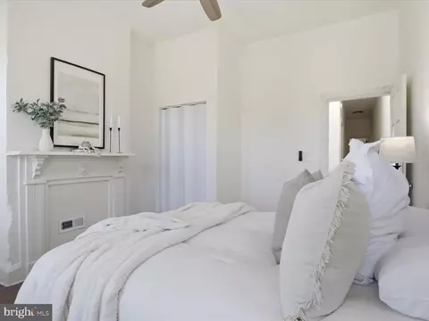Bedroom - 509 Laurens St, Baltimore, MD 21217 photo 2 of 4