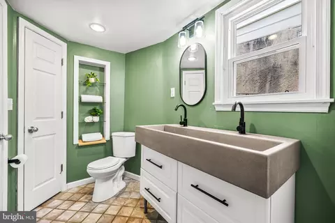 Bath - 1412 E Fort Ave, Baltimore, MD 21230 photo 3 of 3