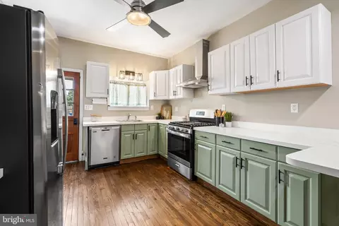 Kitchen - 1412 E Fort Ave, Baltimore, MD 21230 photo 2 of 2