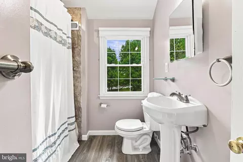 Bath - 103 Cedarcroft Rd, Baltimore, MD 21212 photo 1 of 1