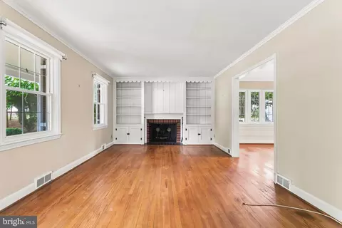Living - 103 Cedarcroft Rd, Baltimore, MD 21212 photo 2 of 5