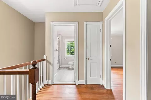 Entry Way - 103 Cedarcroft Rd, Baltimore, MD 21212 photo 2 of 3