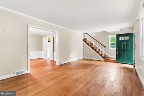 Living - 103 Cedarcroft Rd, Baltimore, MD 21212 photo 4 of 5