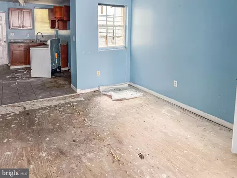 721 Appleton St, Baltimore, MD 21217 photo 3