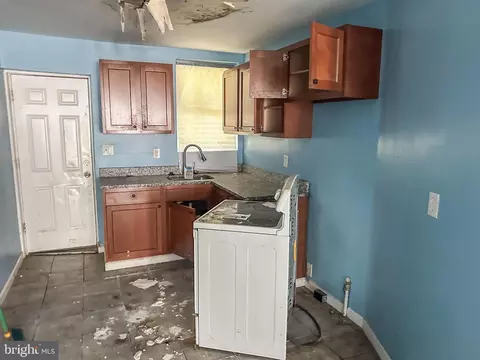 721 Appleton St, Baltimore, MD 21217 photo 4