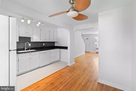 Entry Way - 3732 Clarenell Rd, Baltimore, MD 21229 photo 3 of 3