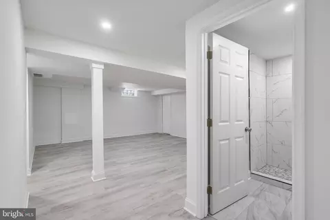 Entry Way - 5412 Biddison Ave, Baltimore, MD 21206 photo 2 of 4