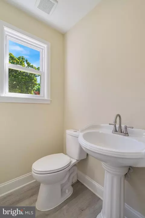 Bath - 5412 Biddison Ave, Baltimore, MD 21206 photo 3 of 3