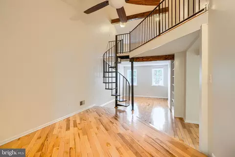 Living - 209 Scott St, Baltimore, MD 21230 photo 2 of 7