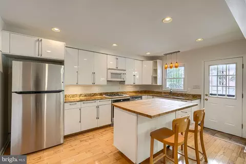 Kitchen - 209 Scott St, Baltimore, MD 21230 photo 2 of 7