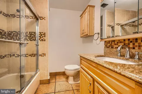 Bath - 209 Scott St, Baltimore, MD 21230 photo 8 of 10