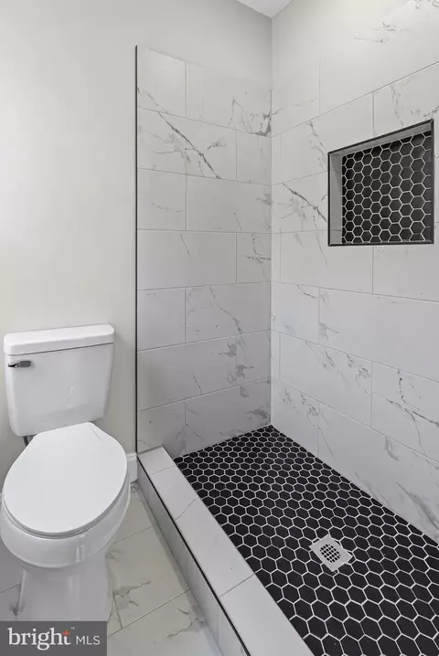 Bath - 712 E 41st St, Baltimore, MD 21218 photo 2 of 4