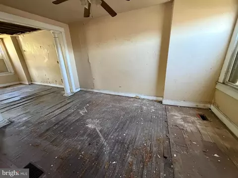 1505 Appleton St, Baltimore, MD 21217 photo 5