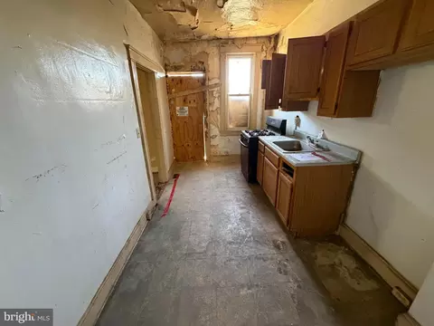 1505 Appleton St, Baltimore, MD 21217 photo 3