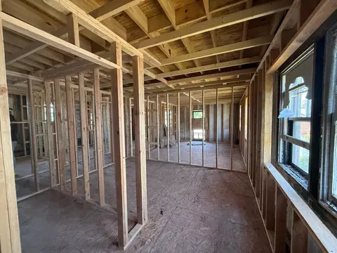 Entry Way - 3612 Sequoia Ave, Baltimore, MD 21215 photo 3 of 7