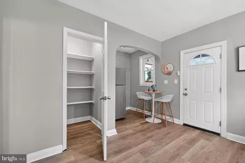 Entry Way - 3517 Ailsa Ave, Baltimore, MD 21214 photo 6 of 8